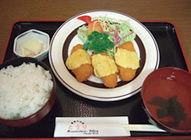 チキンチーズフライ定食 770円
